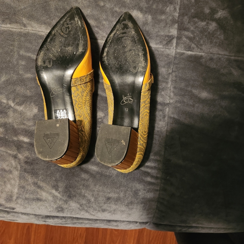 John Fluevog Gig! Mustard Patent size 12 - Picture 3 of 4